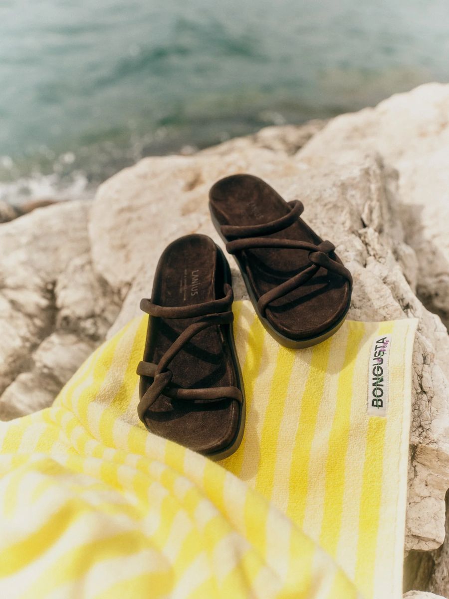 Minimalistische Leder-Riemensandalen