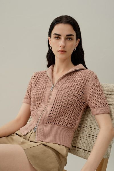 Gehäkelte Kurzarm-Strickjacke mit Reißverschluss