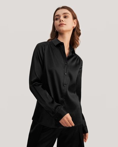 Klassische Seidenbluse mit Knopfleiste