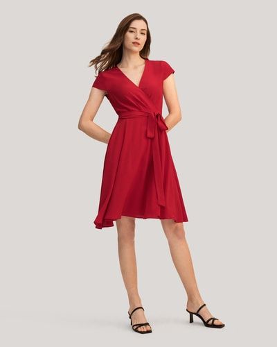 Elegantes Wickelkleid aus Seide