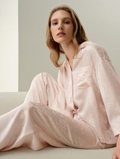 Jacquard-Seidenpyjama mit Kirschblütenmuster