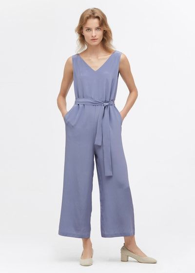 Seiden-Jumpsuit mit V-Ausschnitt und Taillenband