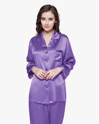 Klassisches Seiden-Pyjama-Set mit Knopfleiste