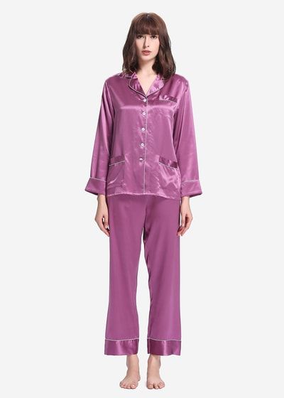 Elegantes Seiden-Pyjama-Set mit Knopfleiste