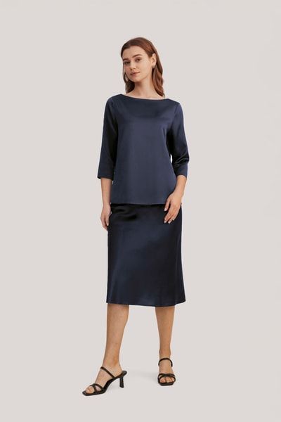 Elegante Seidenbluse mit U-Boot-Ausschnitt