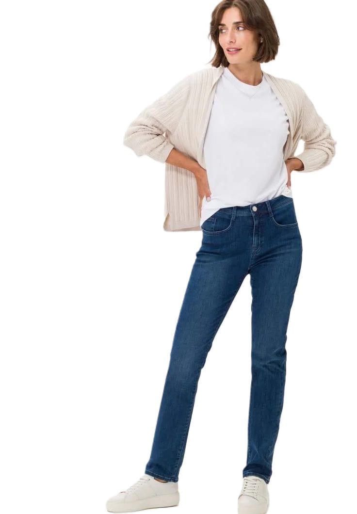 Tapered-Jeans im Feminine Fit
