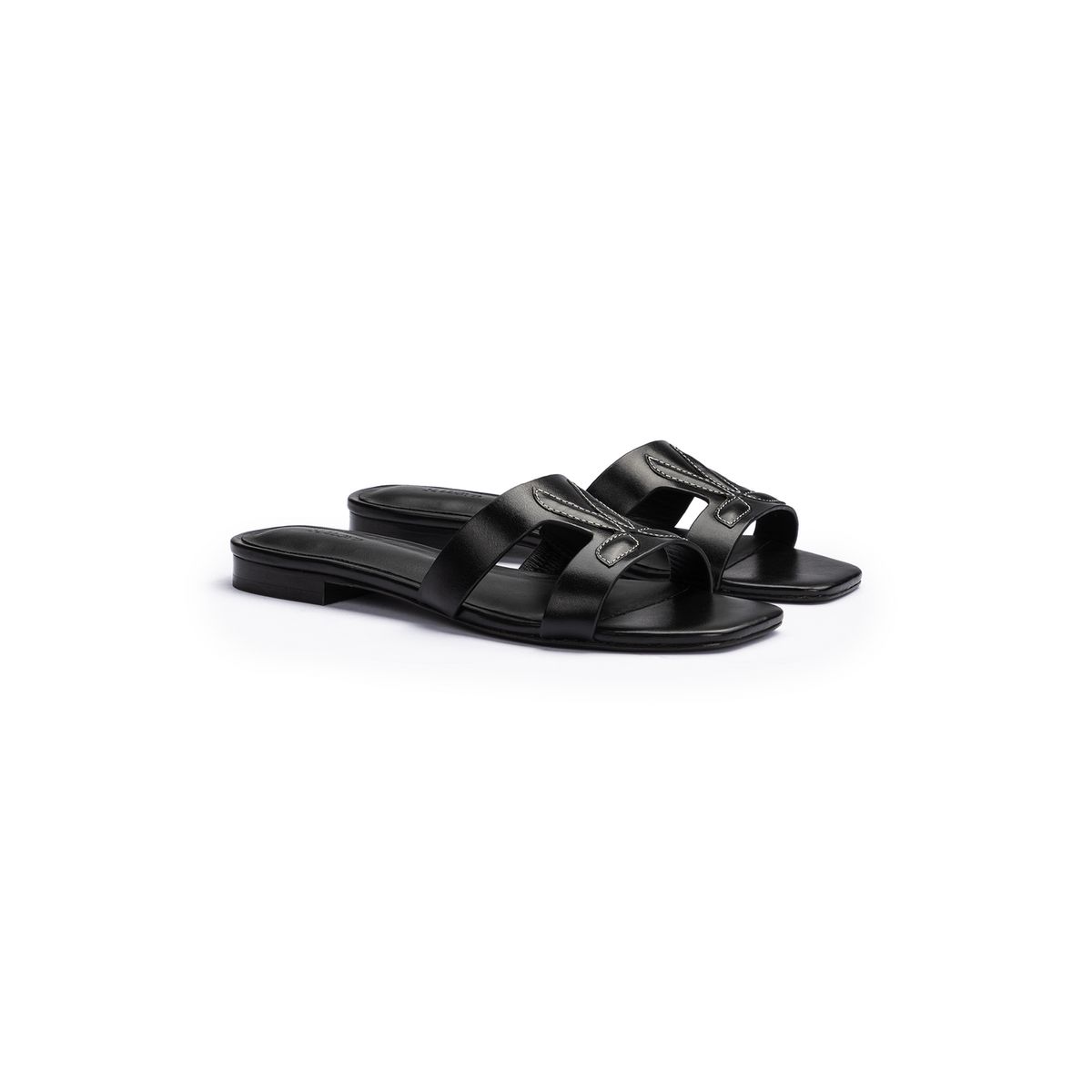 Minimalistische Leder-Pantoletten mit Cut-Outs