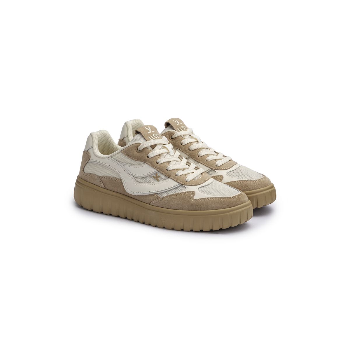 Sneaker aus Materialmix