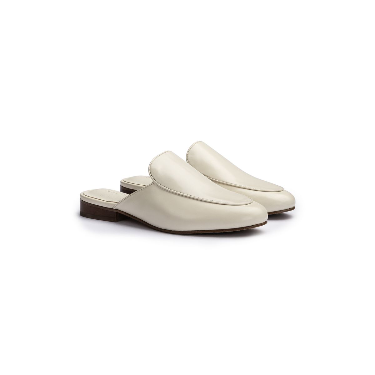 Minimalistische Mules aus Glattleder