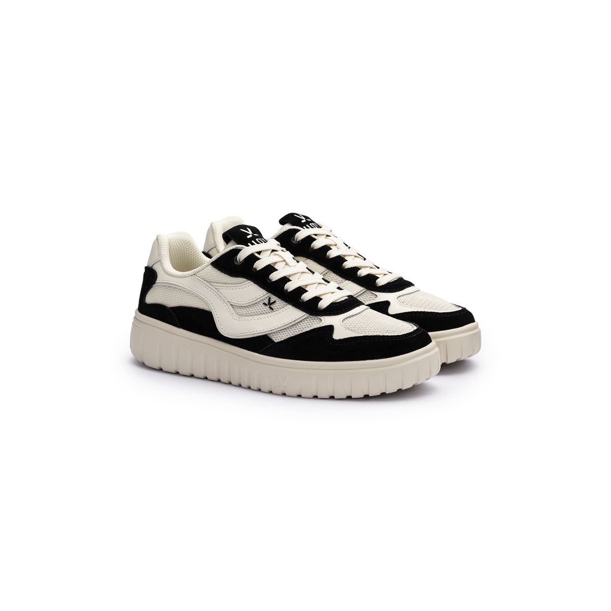 Sneaker aus Mesh und Leder im Retro-Look