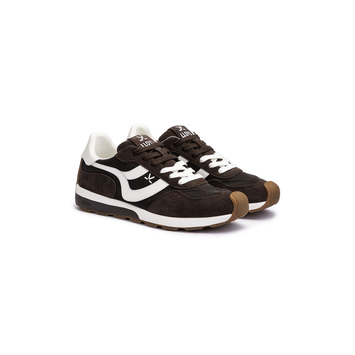 Retro-Sneaker aus Materialmix