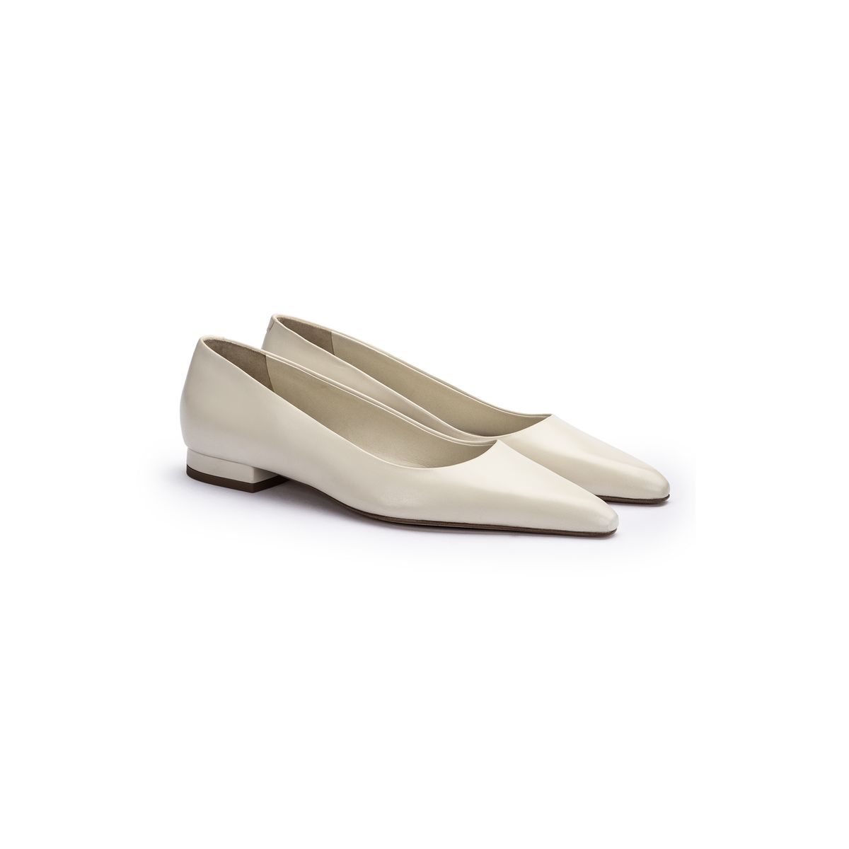 Pumps mit spitzer Kappe und Blockabsatz