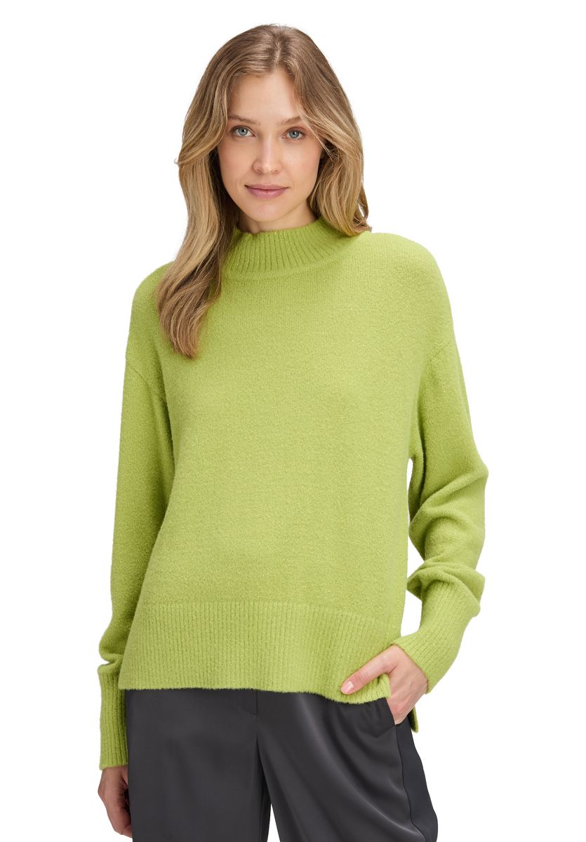 Lockerer Strickpullover mit Stehkragen