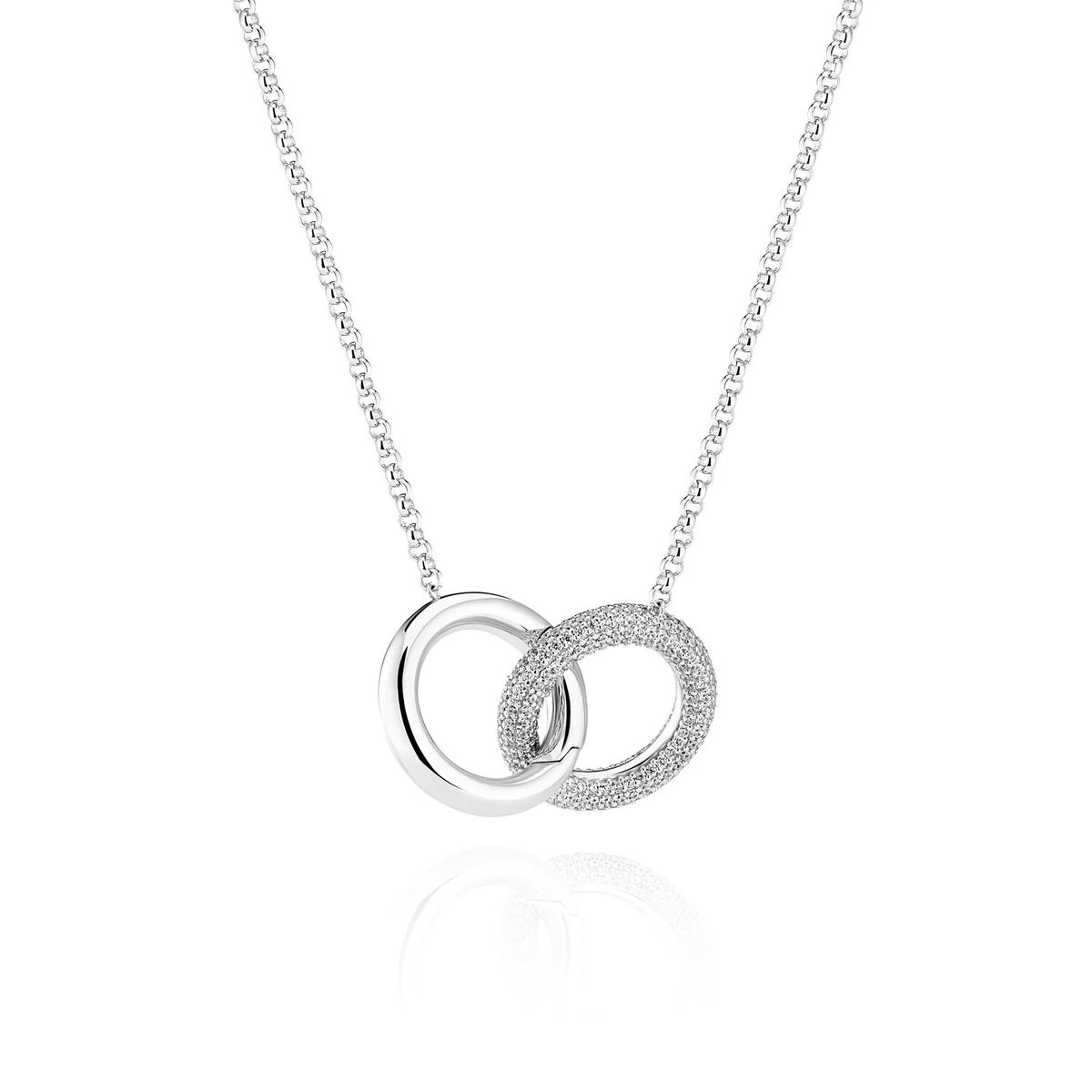 Halskette mit zwei ineinandergreifenden Ringen