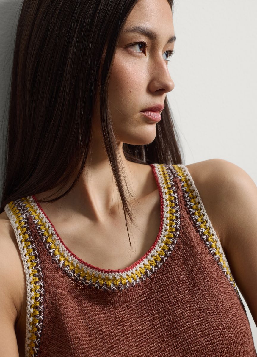 Stricktop mit bunter Borte