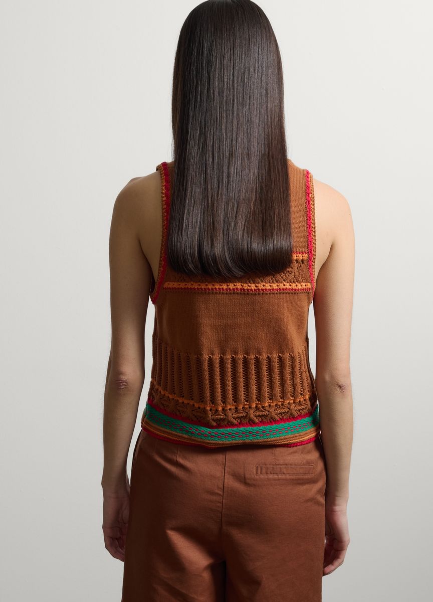 Ärmelloses Stricktop mit Ethno-Muster