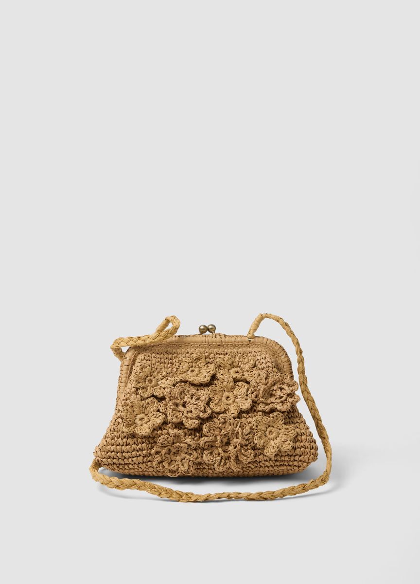 Häkel-Clutch aus Bast mit Blumen