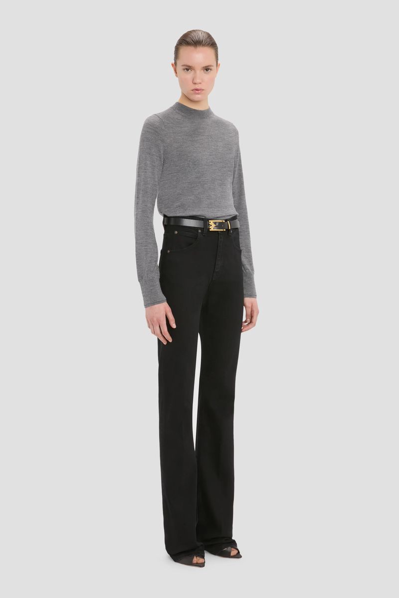 Leichter Feinstrick-Pullover mit Rundhalsausschnitt