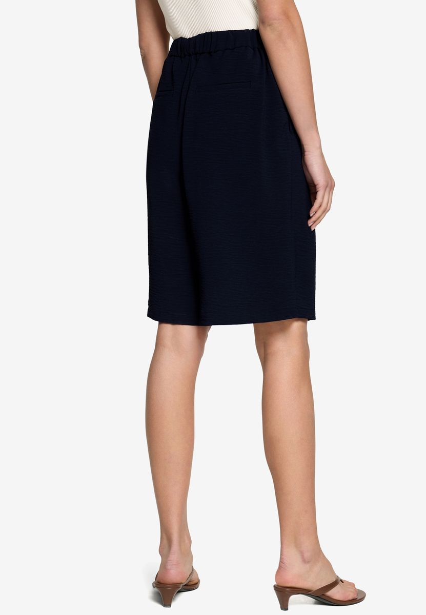 Taillenhohe Bermuda-Shorts mit Gürtel