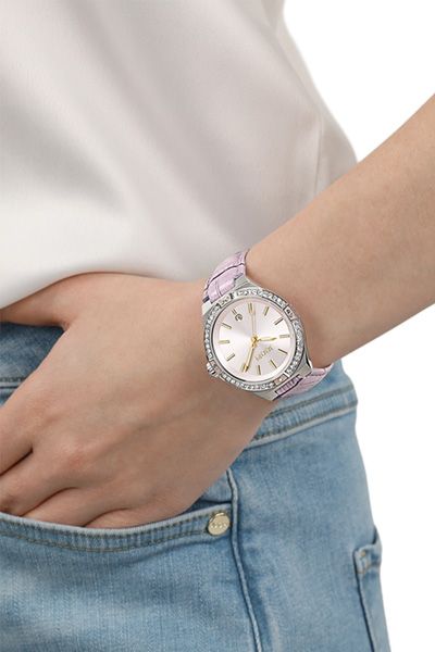 Kristallverzierte Armbanduhr mit Sonnenschliff-Zifferblatt