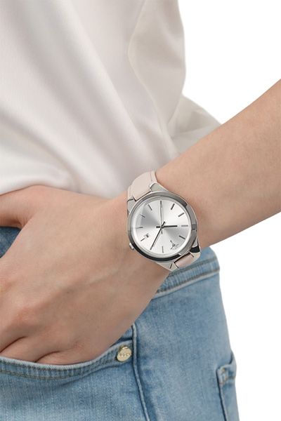 Elegante Armbanduhr mit Lederarmband