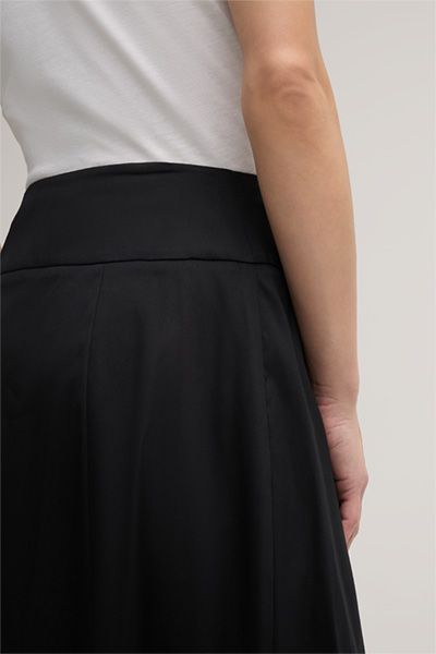 Eleganter A-Linien-Faltenrock in Midilänge