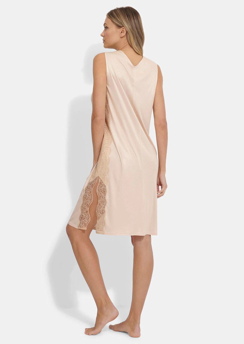 Nachtkleid aus Seidenmischung mit Spitze