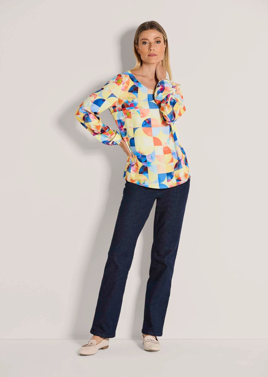 Luftige Viskosebluse mit geometrischem Muster