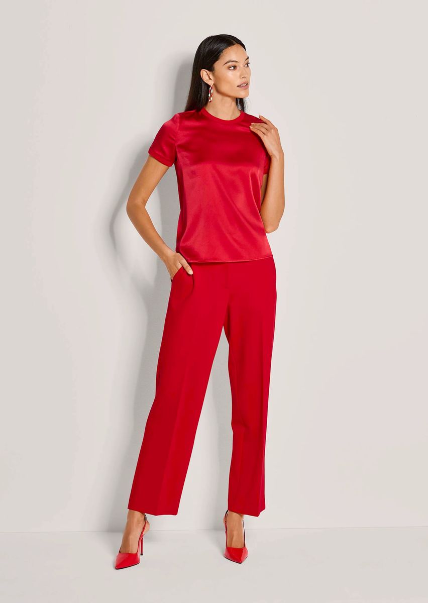 Elegantes Seidenshirt mit Rippenblenden
