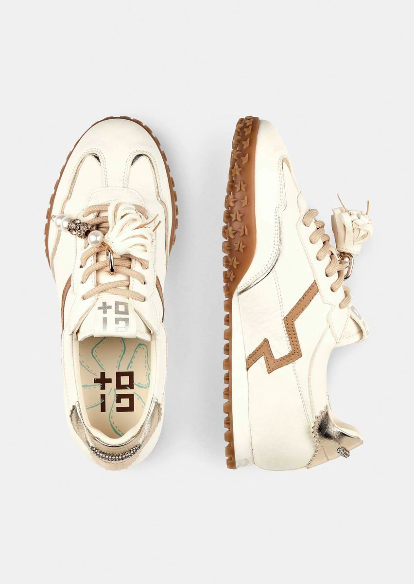 Leder-Sneaker mit Perlen-Anhängern