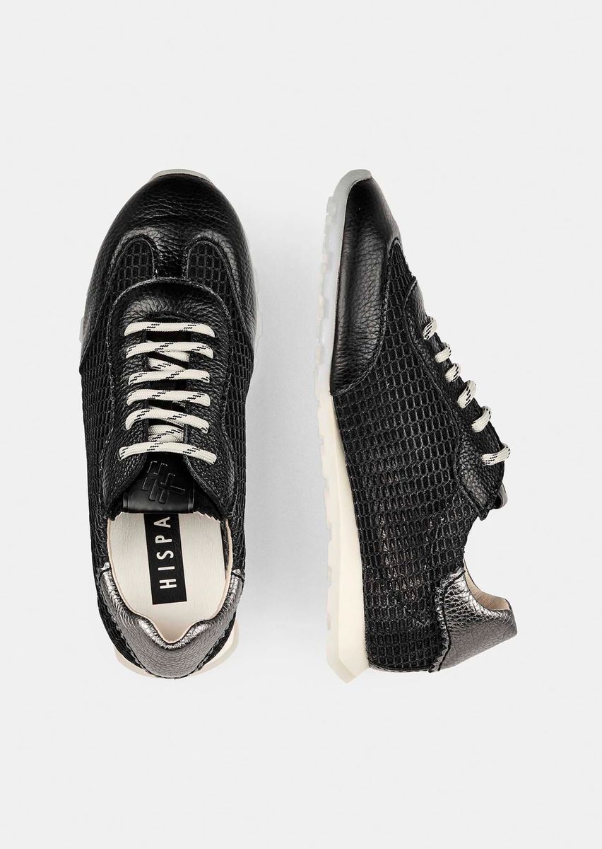 Strukturierte Leder- und Mesh-Sneaker