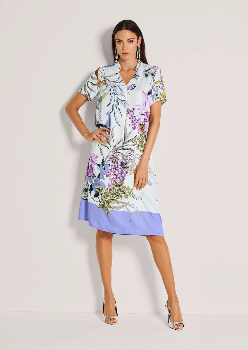 Sommerkleid in H-Linie mit Blumendruck