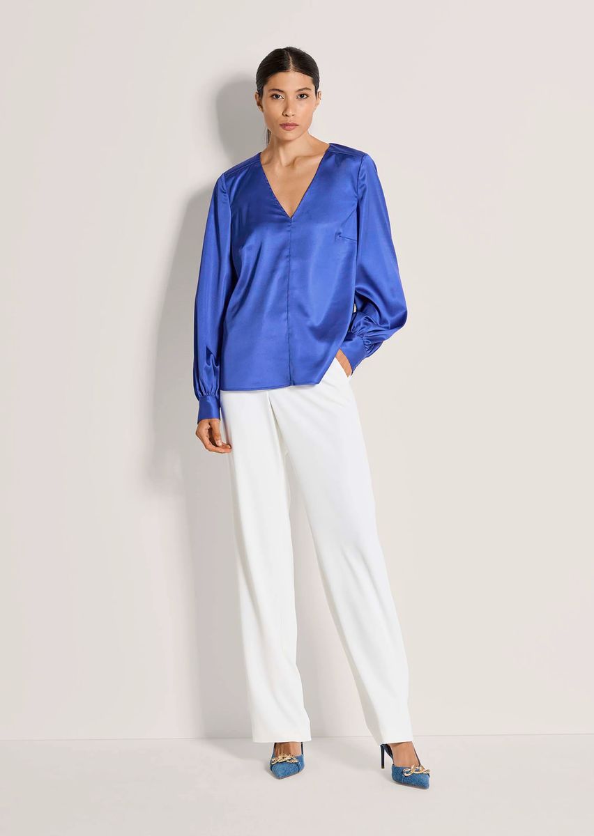 Satinbluse mit V-Ausschnitt und Mittelnaht