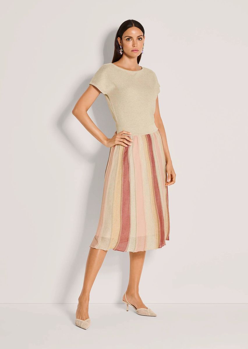 Strickkleid mit Streifenrock