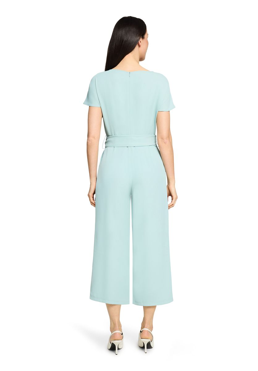 Eleganter Jumpsuit mit U-Boot-Ausschnitt