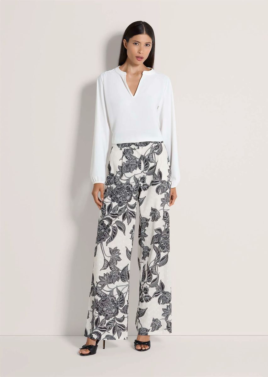 Weite Baumwollhose mit floraler Madeira-Stickerei
