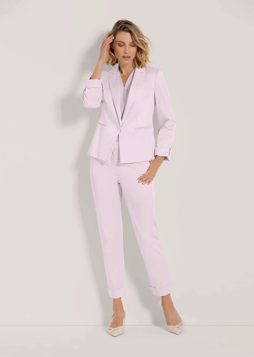Femininer Kurzblazer mit Glanzeffekt