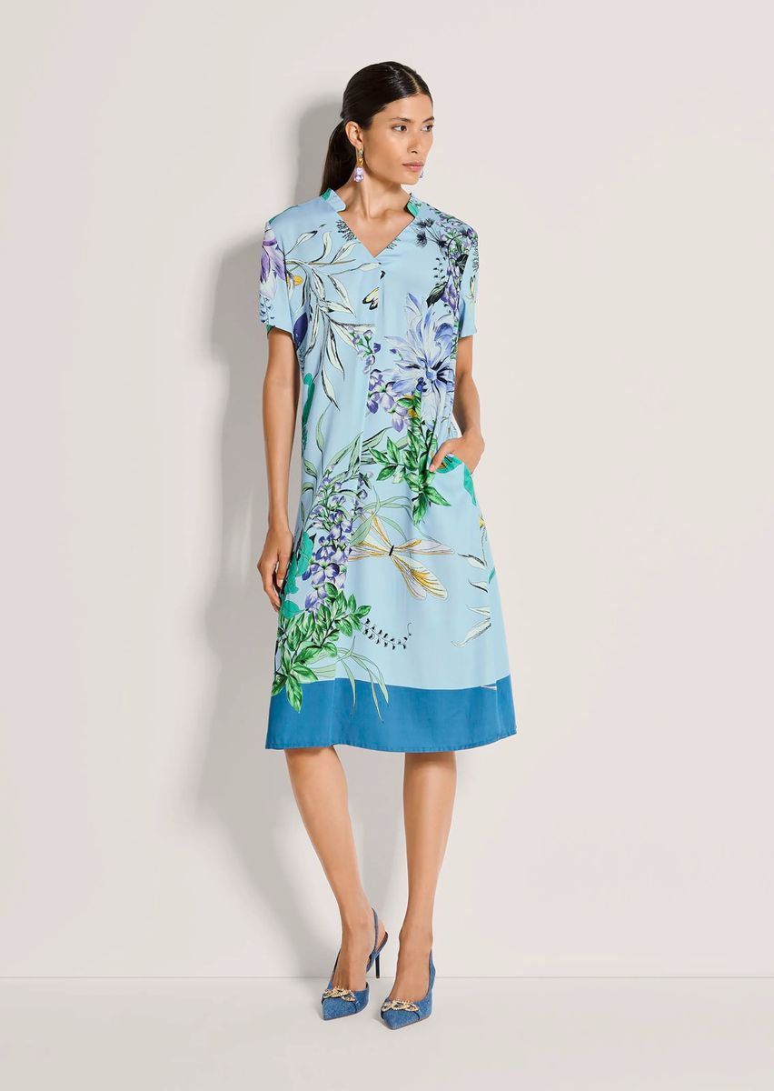 Blumenkleid in entspannter H-Linie