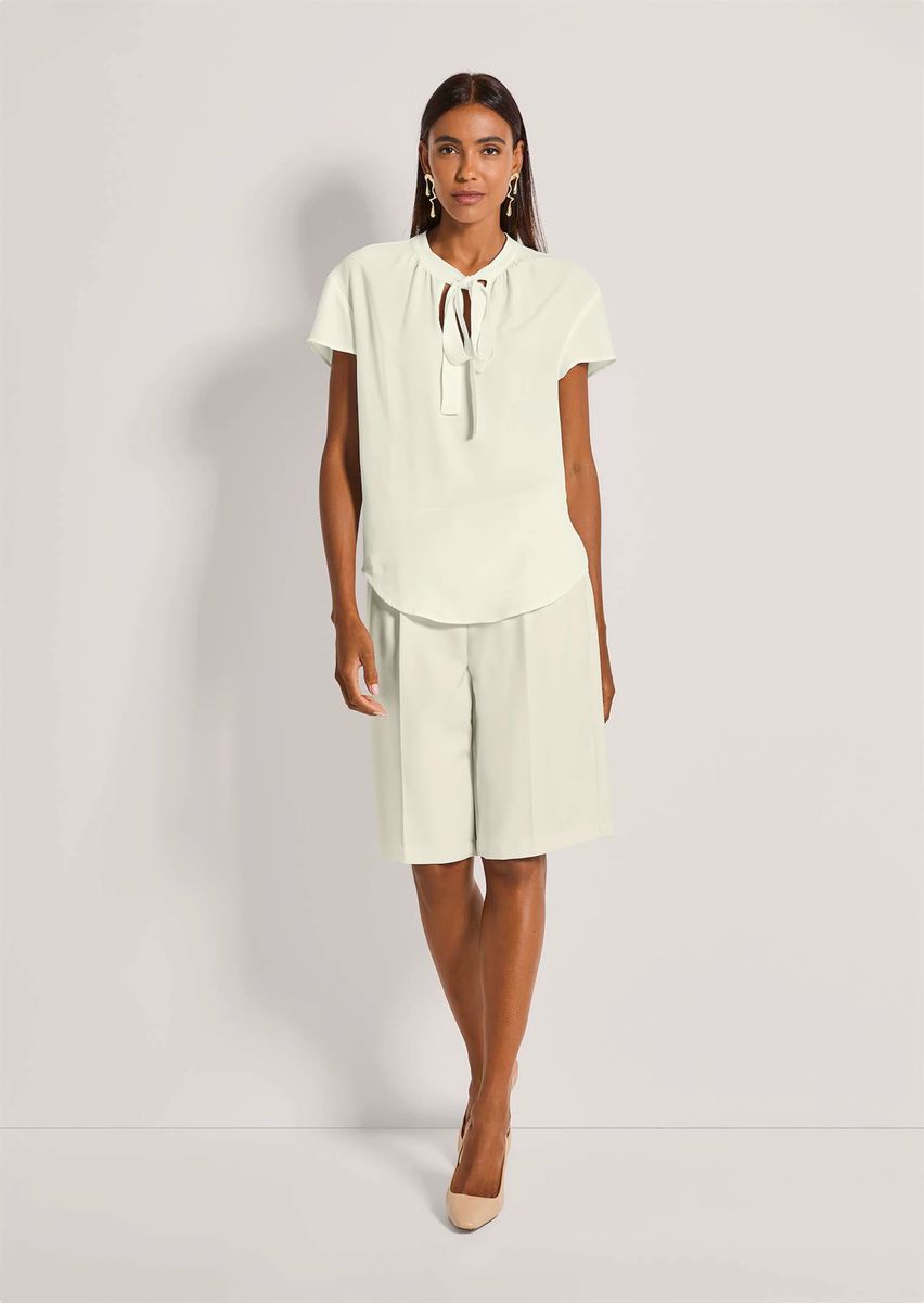 Bluse mit Flügelärmeln und Bindeband