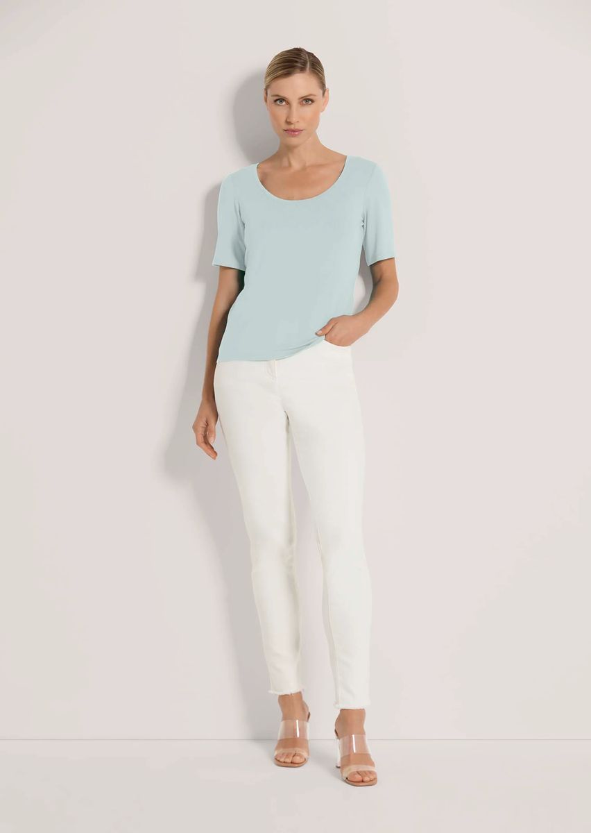 Schmal geschnittenes Halbarm-Basic-Shirt