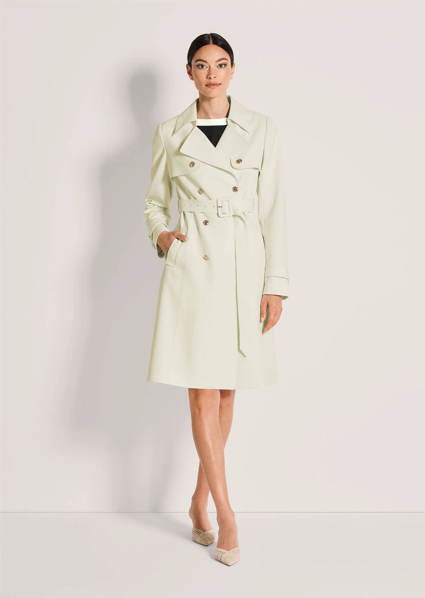 Zweireihiger Trenchcoat mit Gürtel