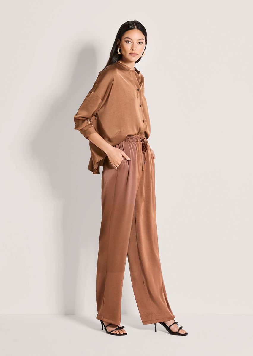 Satinhose mit weitem Bein