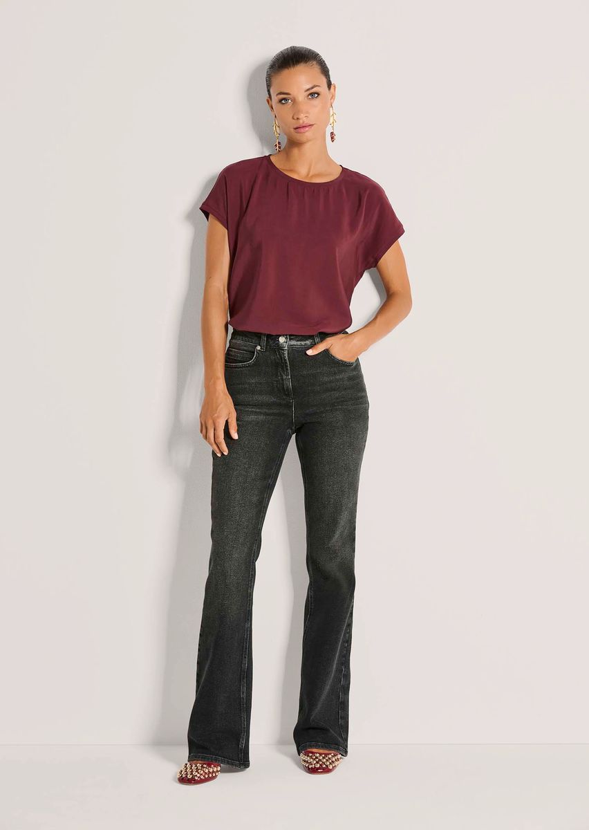 Klassische High-Waist Bootcut-Jeans