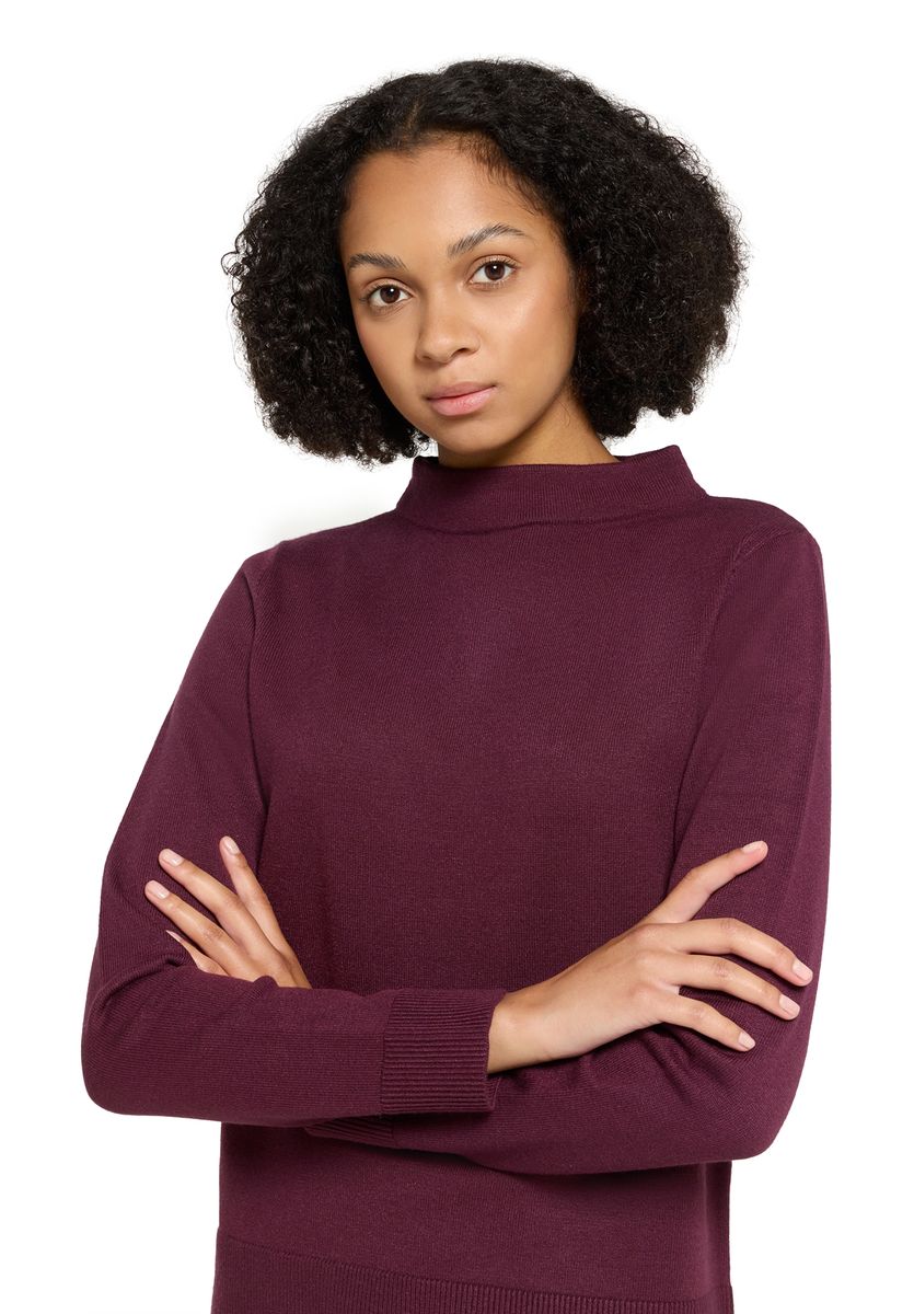 Feinstrickpullover mit Stehkragen