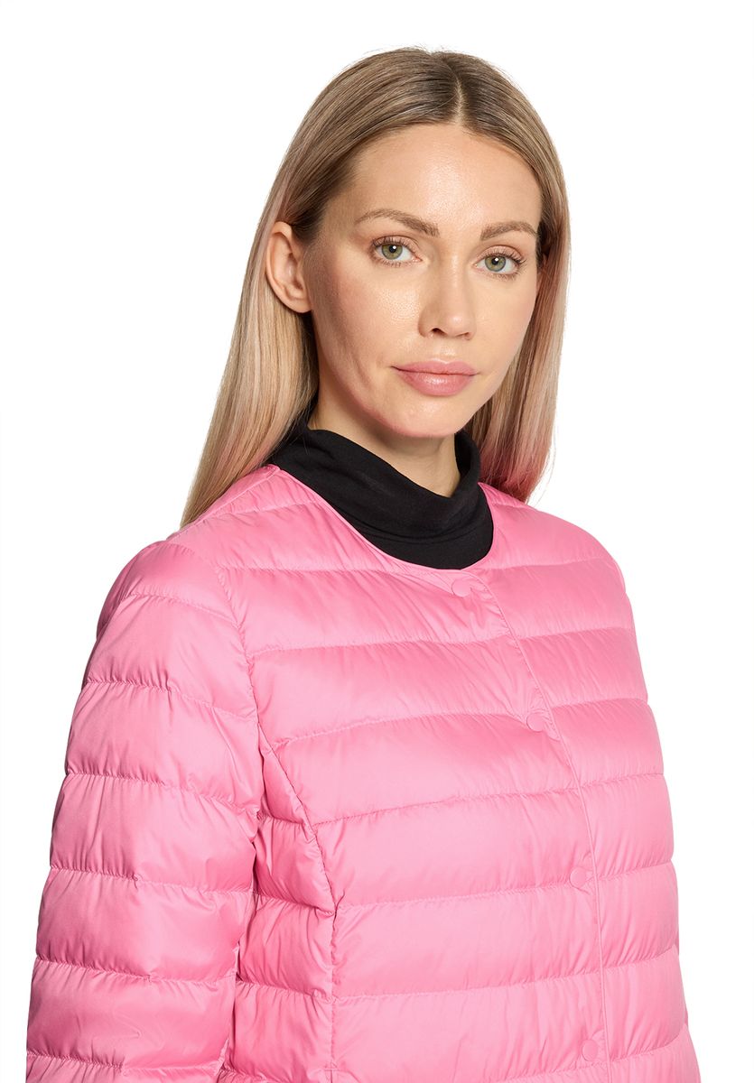 Kragenlose Steppjacke mit Daunen