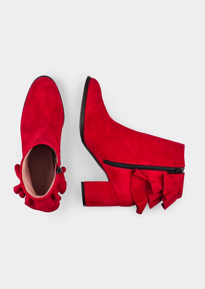 Wildleder-Stiefeletten mit Rüschen