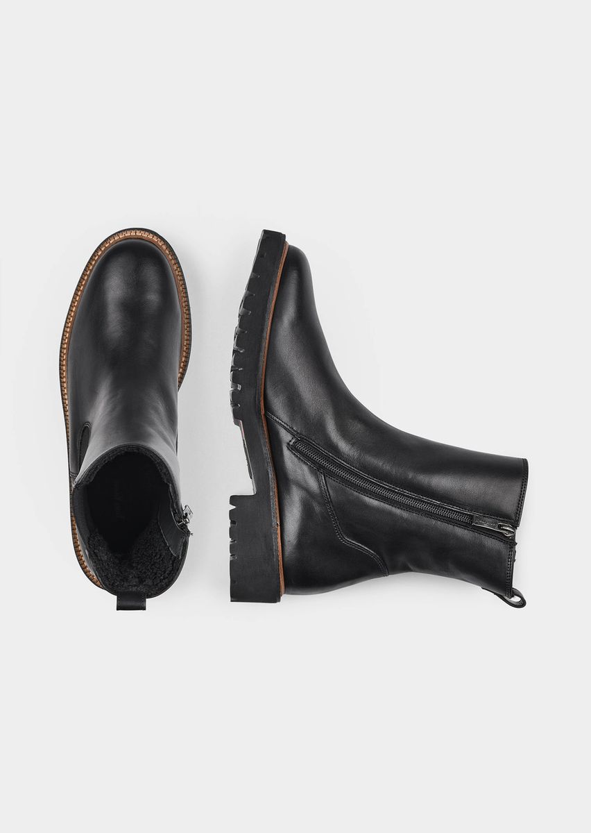 Gefütterte Chelsea Boots mit Profilsohle