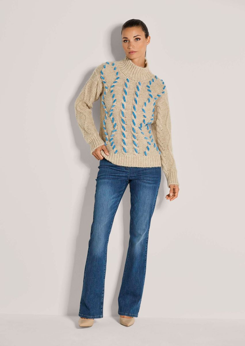 Folklore Grobstrickpullover mit Zopfmuster