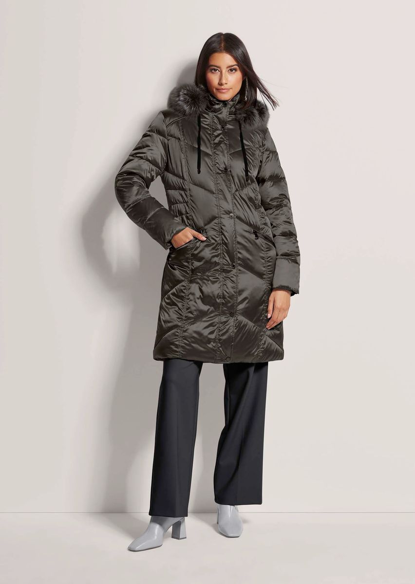 Gesteppte Langjacke mit Webpelzbesatz