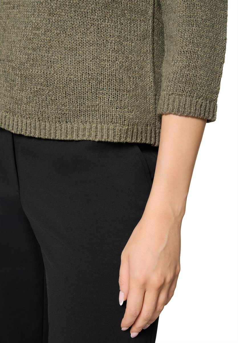 Klassischer Strickpullover mit 3/4-Ärmeln